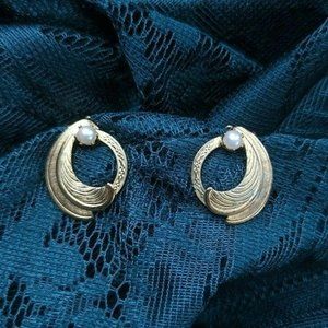 Vintage Gold Tone &‎ Pearl Clip On Art Deco Earrings